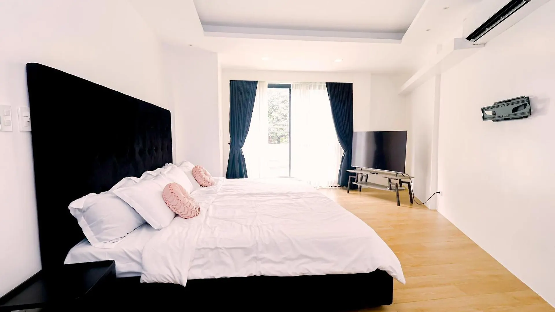 Chez Les Duques, Bf Homes, Paranaque Manila Apartamento