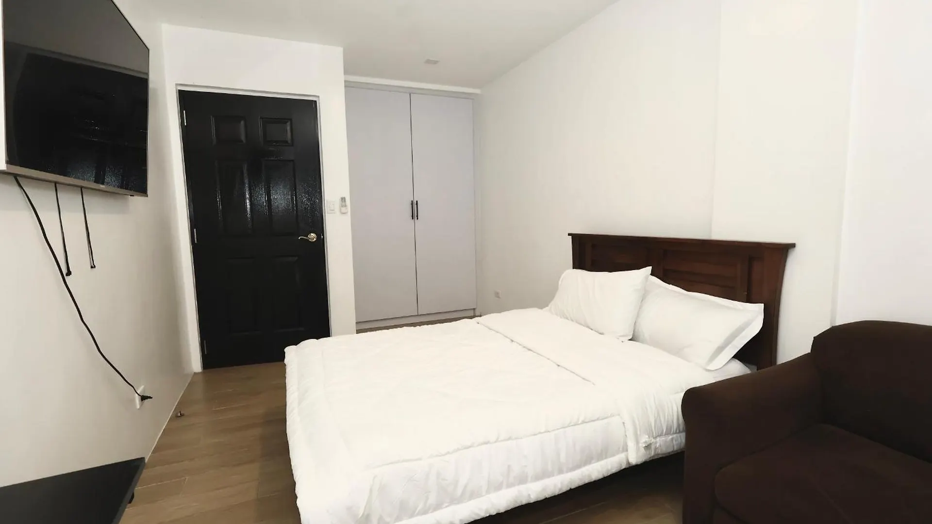 Chez Les Duques, Bf Homes, Paranaque Manila